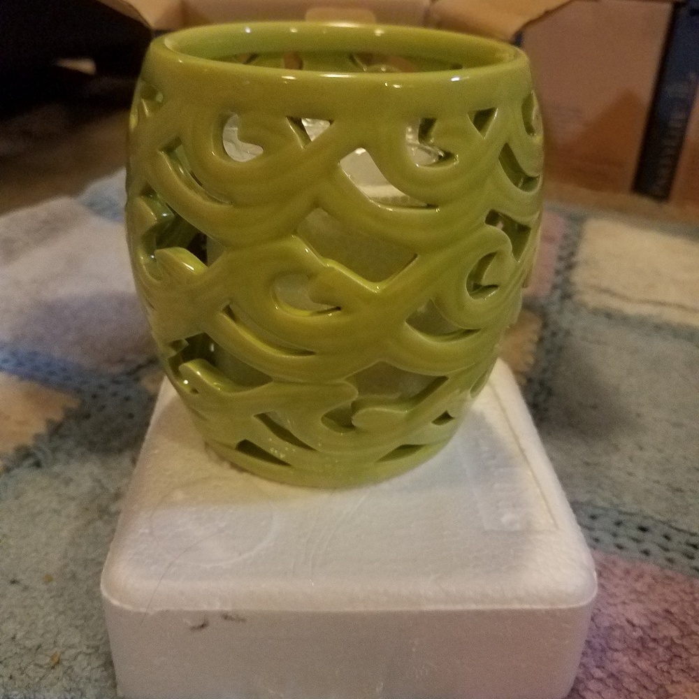 Partylite Waves votive or tealight holder